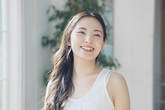 笑顔の女性