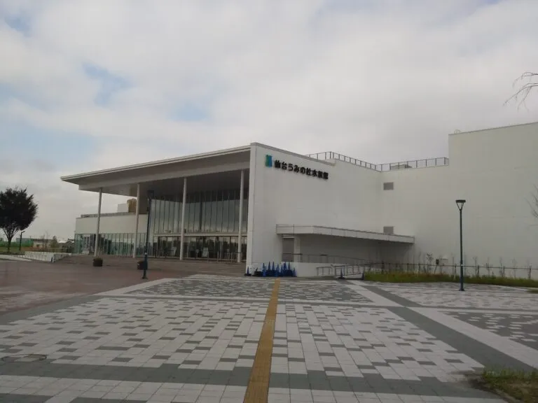 うみの杜水族館の外観